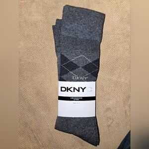 DKNY Men's Gray and Black Argyle Dress Socks